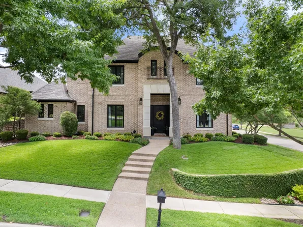 2319 Royal Oaks Dr, Mansfield, TX 76063