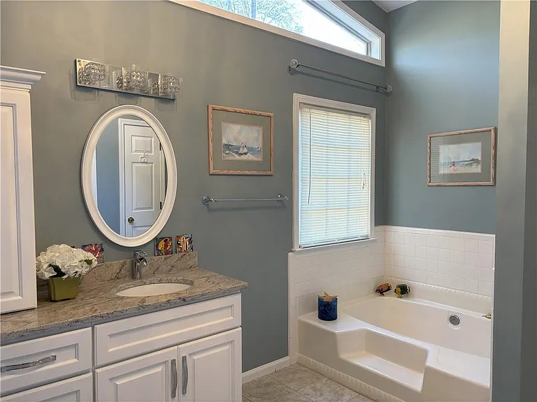 4870 Camberbridge Dr — Photo 9