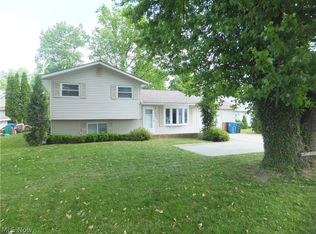 4641 E Lake Rd, Sheffield Lake, OH 44054