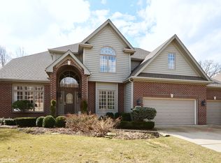 2714 Charter Oak Dr, Aurora, IL 60502