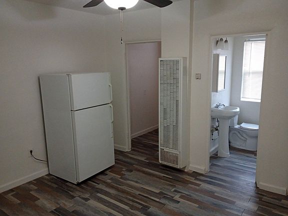 5th image of 301 N Sunshine Blvd #11