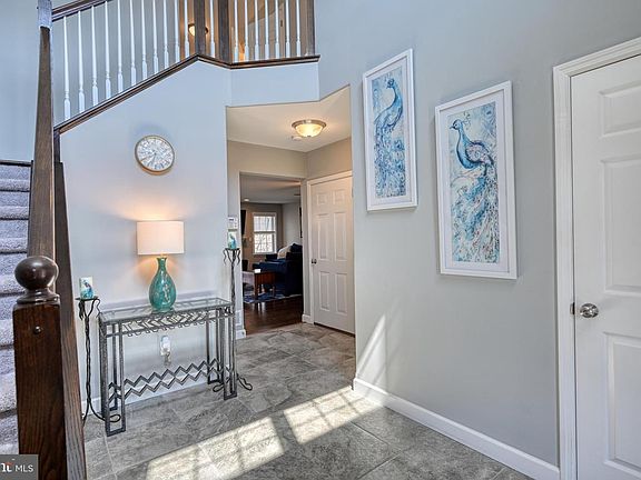 4th image of 62 Regina Dr
