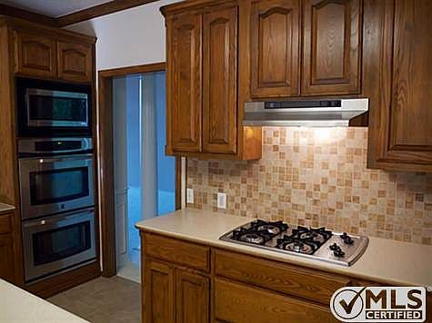 4th image of 2225 Shumard Ln