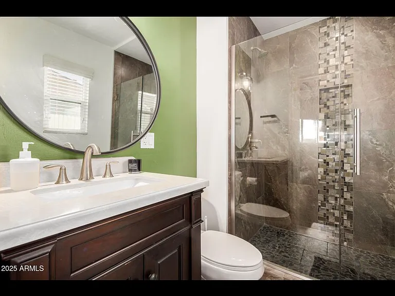 2613 E Pierson St — Photo 14