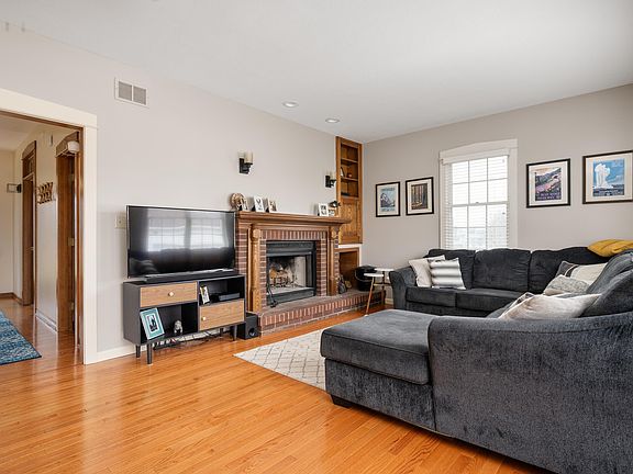 5th image of 1023 N Walnut St