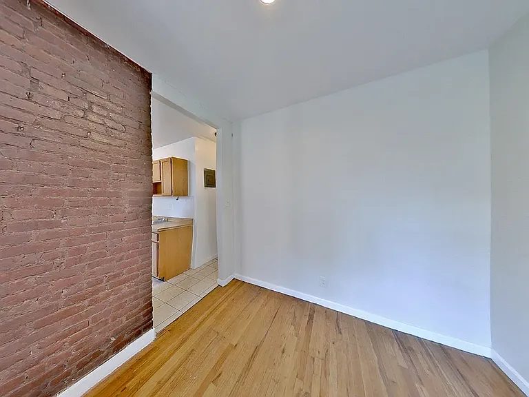 85 Pitt St #16 — Photo 2