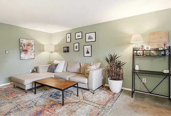 3rd image of 2704 Whitney Pl