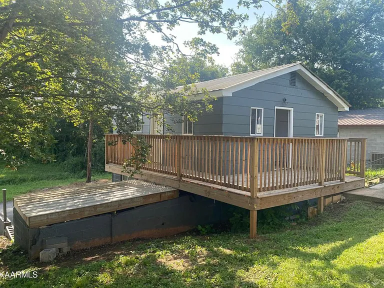 206 Ferry St #2 — Photo 2