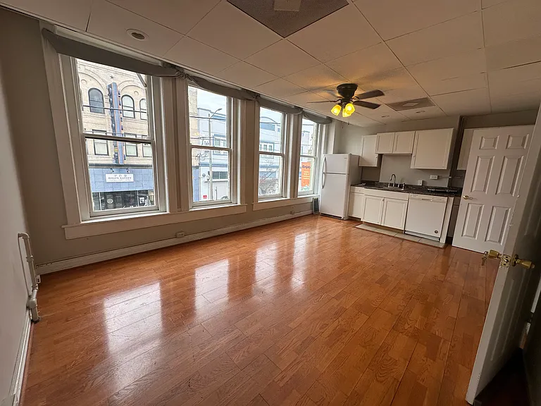 1208 Hull St #2 — Photo 6