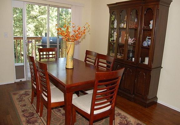 2nd image of 2475 Parkwood Dr SE