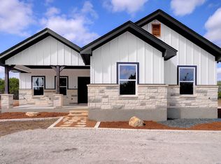 384 Longhorn Dr, Blanco, TX 78606