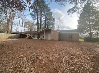 2794 Yorkville Rd E, Columbus, MS 39702