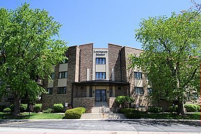 1st image of 7100 W 95th St APT 315