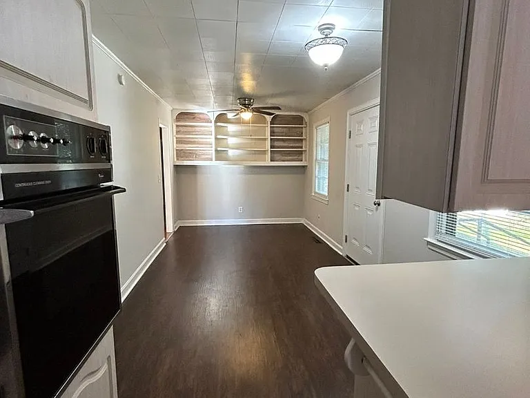 523 Colonial Dr — Photo 44