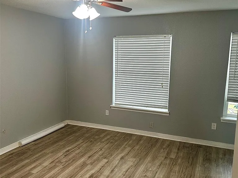 9505 Neuens Rd #10 — Photo 3