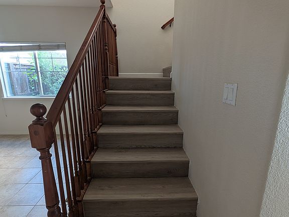 3rd image of 1563 Loon Lake St