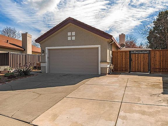 2nd image of 1405 Fuhrman Ct