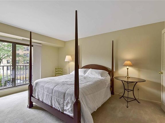 4th image of 12500 Edgewater Dr APT 202