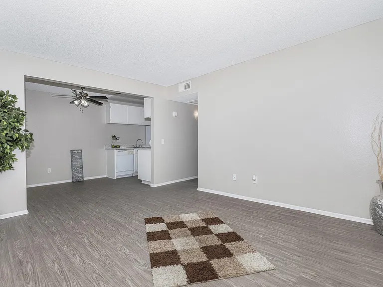Creekside Village — Photo 37
