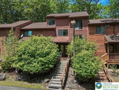 213 Falls Cir, Bushkill, PA, 18324