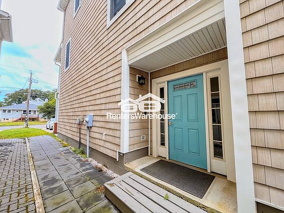 2nd image of 9526 14th Bay St