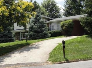 304 Ingal Blvd, Salem, VA 24153