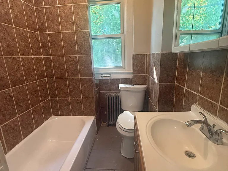 54 Princeton St #2F — Photo 5