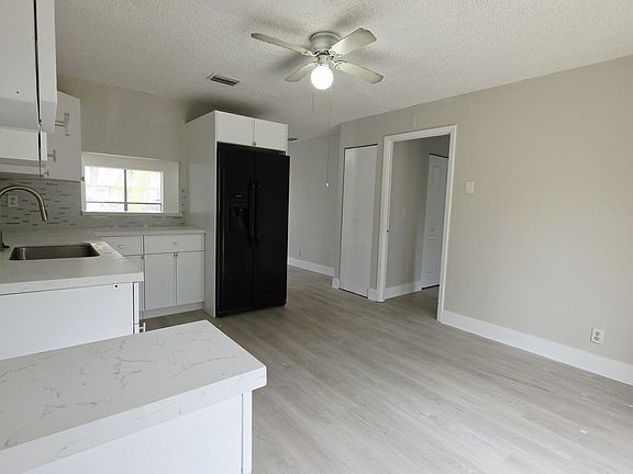 2nd image of 6117 Blue Grass Circle