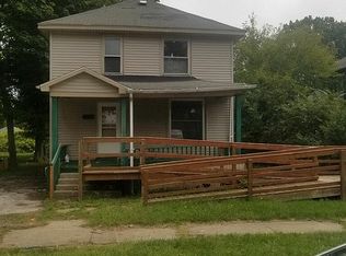 677 Pavone St, Benton Harbor, MI 49022
