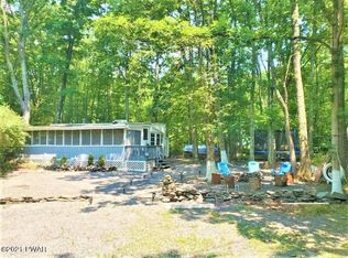 109 Owego Ln, Shohola, PA 18458