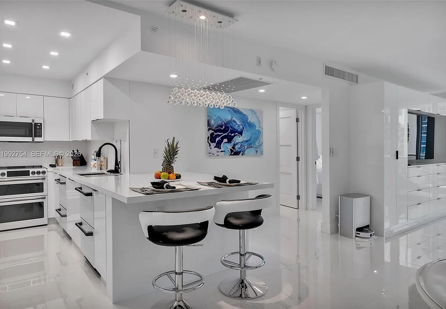 Wave Condo — Photo 3