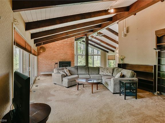 5th image of 2930 Valley Ln