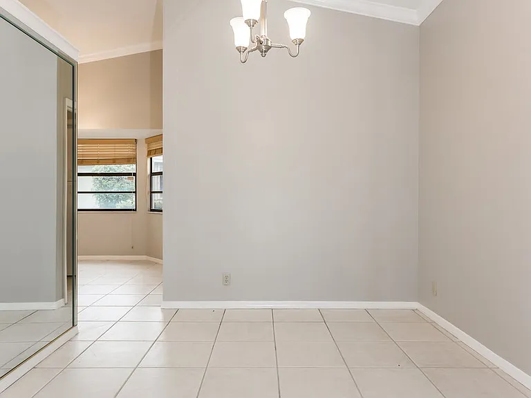 8623 NW 47th Dr — Photo 5
