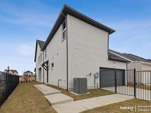 4th image of 8972 Carriageway Mews