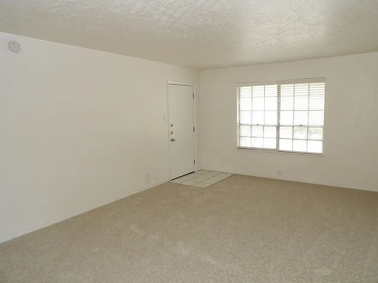 4405 McKinney Ave #201 — Photo 14