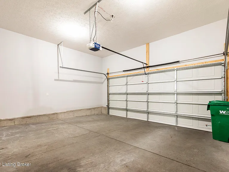 9409 Civic Way — Photo 36