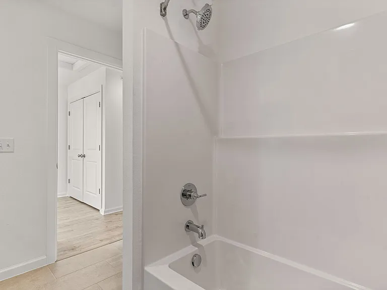 Now offering One & Half Month Free Rent *Advertised Rate is Reflective of Special Offer!* — Photo 59