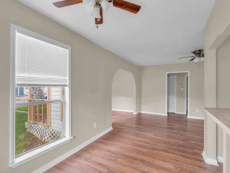 7304 Kinney St — Photo 24