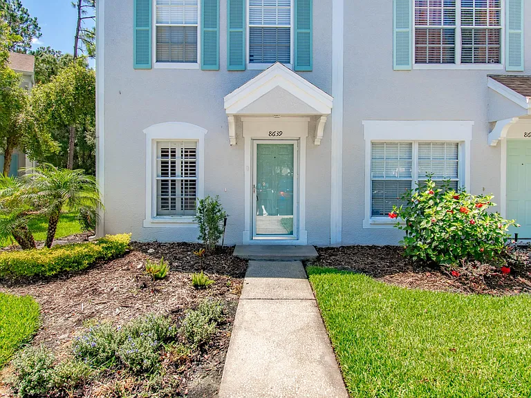 8639 Hunters Key Cir — Photo 34