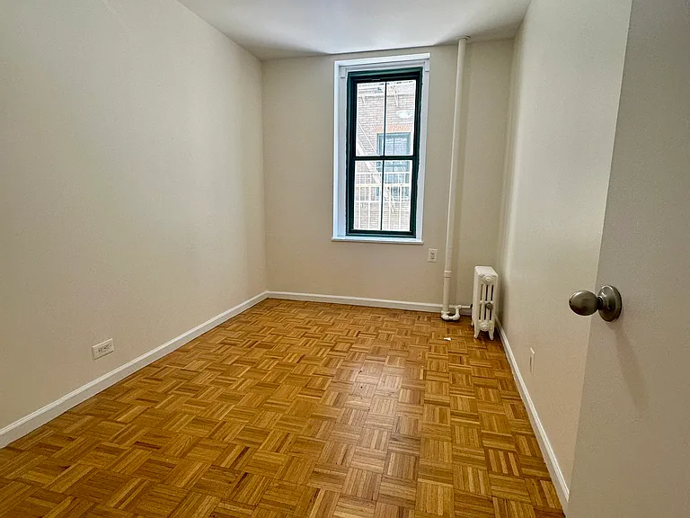 501 E 78th St #1H — Photo 6