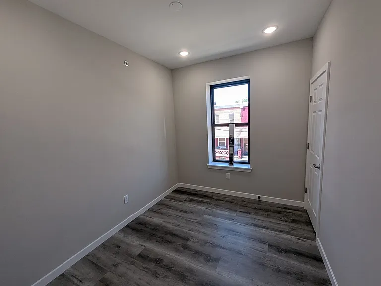 4995 W Thompson St — Photo 9