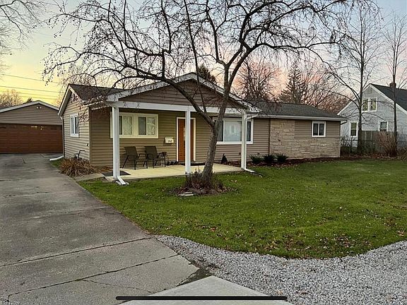 2nd image of 192 Oakwood Dr