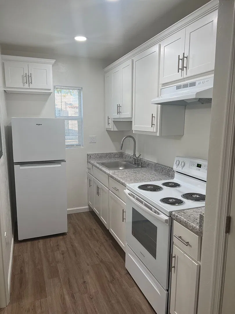 Sahuaro Apartments — Photo 4