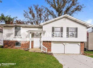 22 Pilot Hill Dr, Saint Peters, MO 63376