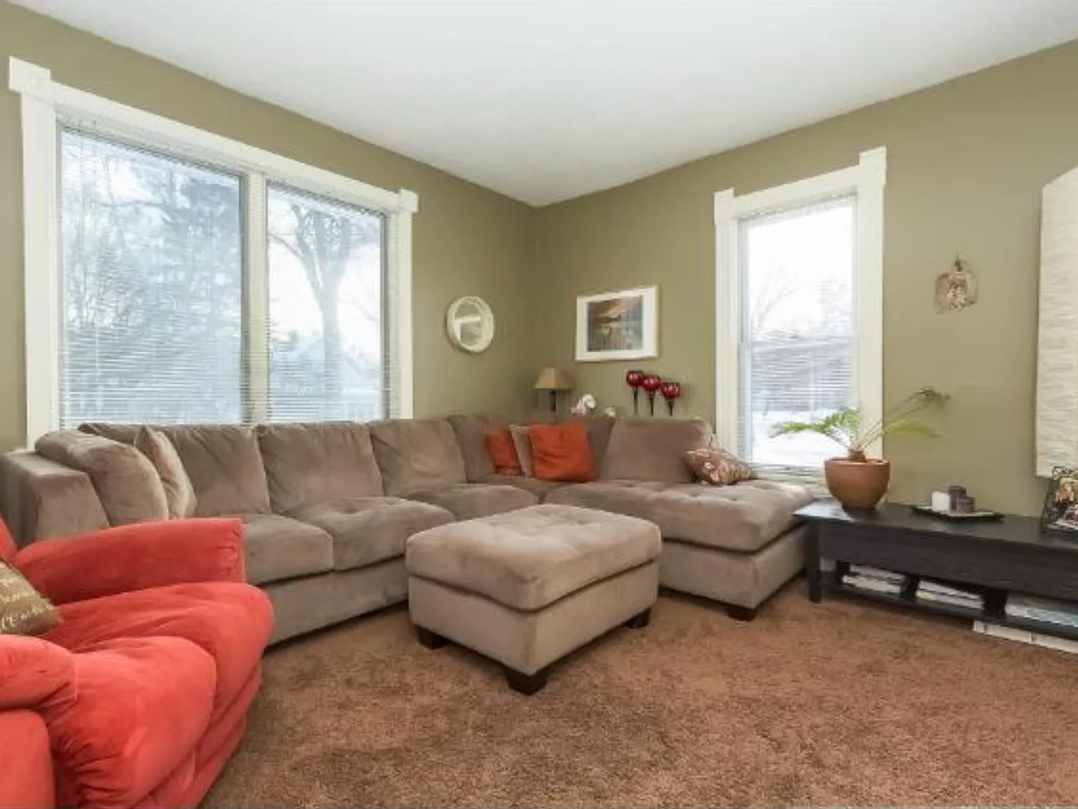 3 bed, 1600 sqft, $1,995 — Photo 2
