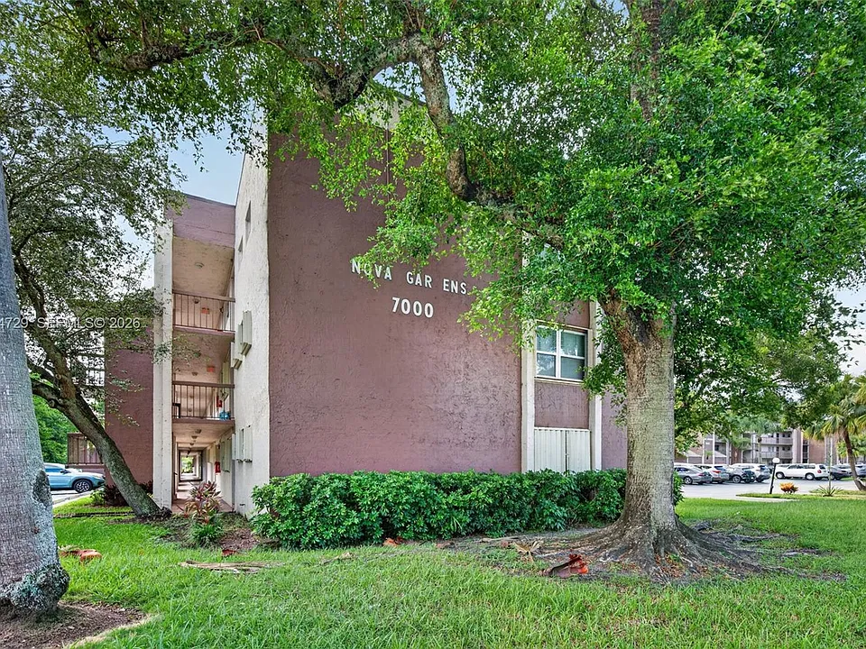 7000 Nova Dr #301E