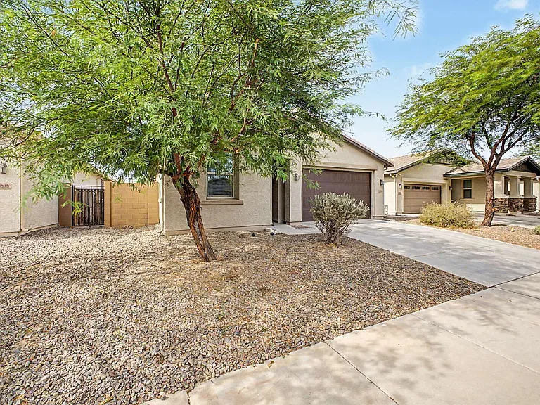 8530 W Flynn Ln — Photo 2