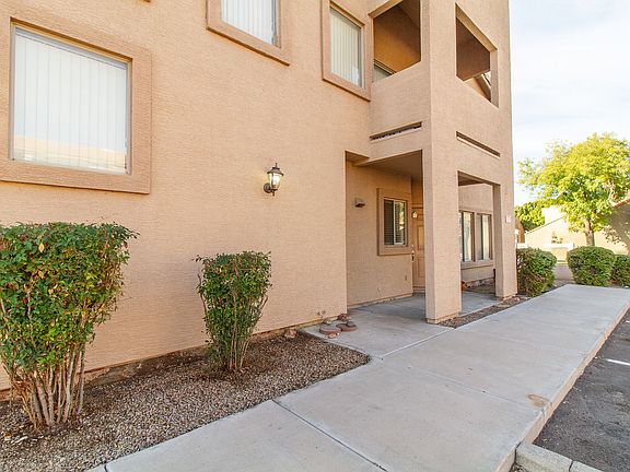 2nd image of 1406 W Emerald Ave Unit 131
