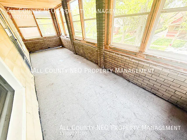 12114 Soika Ave #UP — Photo 3