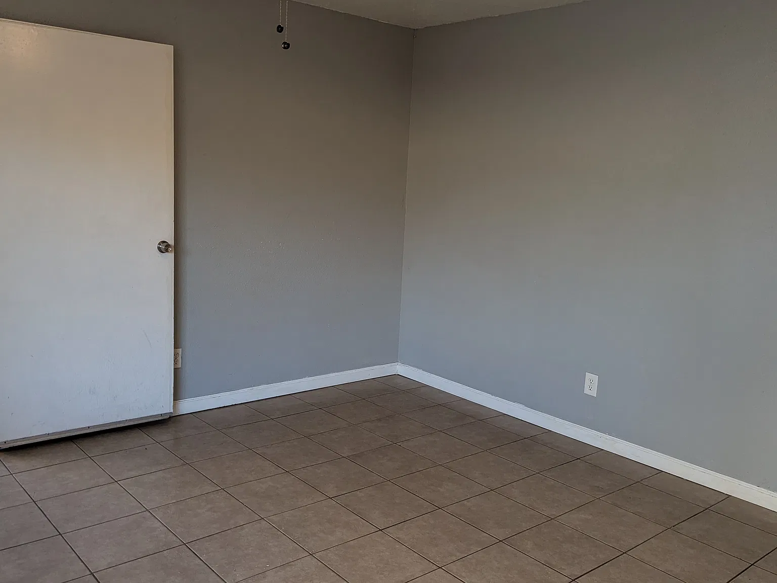 129 E Caldwell St — Photo 3